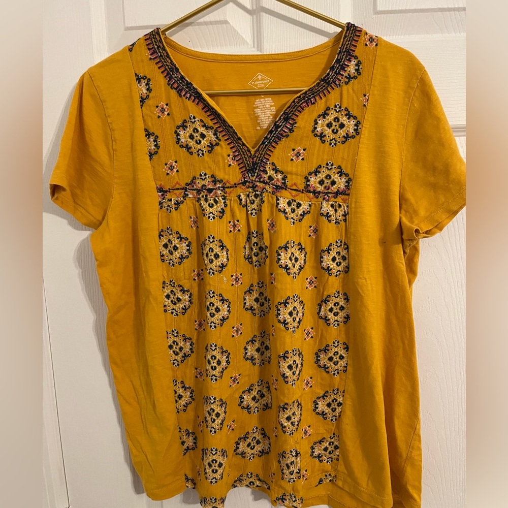 St John’s Bay t-shirt embroidered style Size Large Mustard color